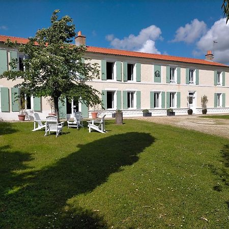 Les Grands Vents Hotel Chervettes Екстериор снимка